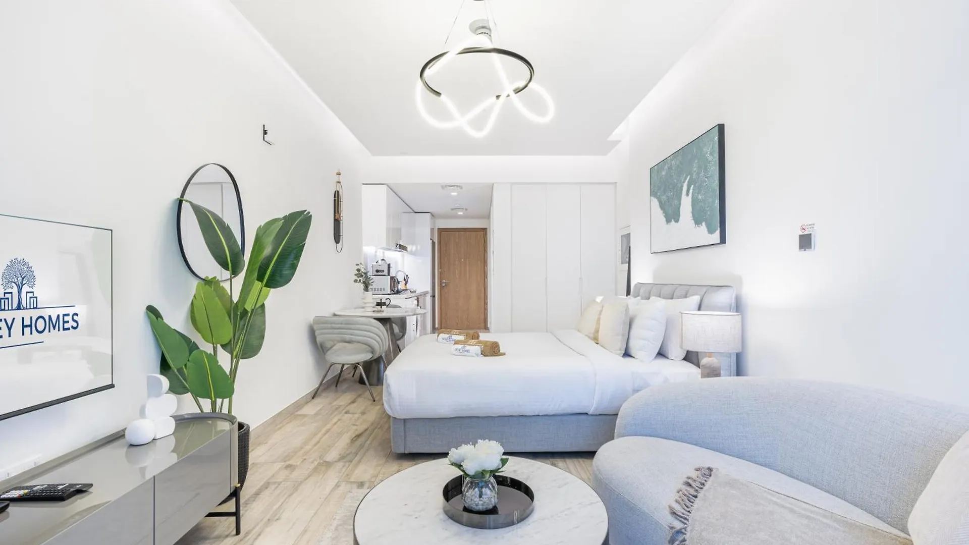 Apartment Exquisite Modern Home Minutes From Downtown Dubai