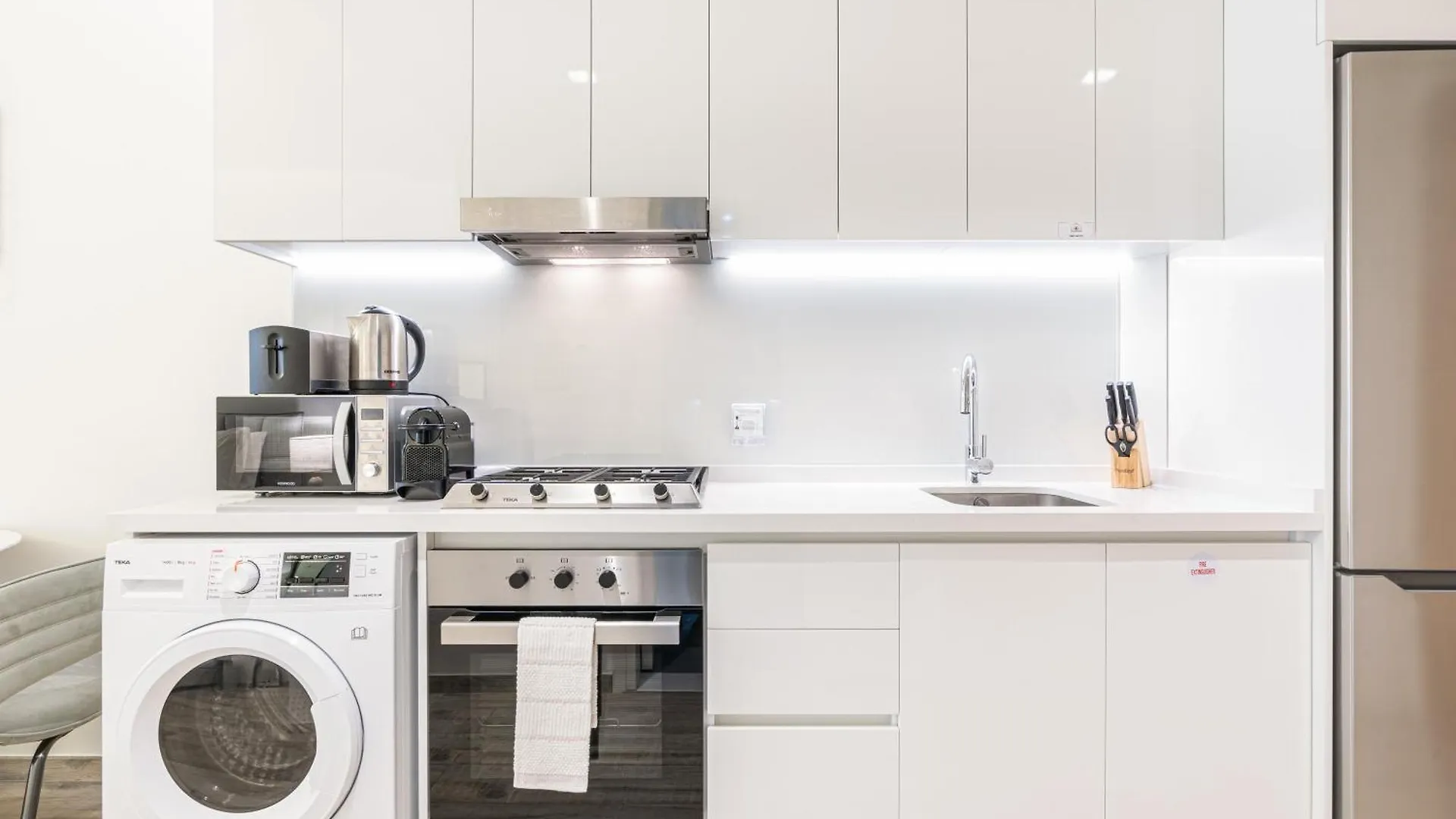 Apartment Exquisite Modern Home Minutes From Downtown Dubai United Arab Emirates