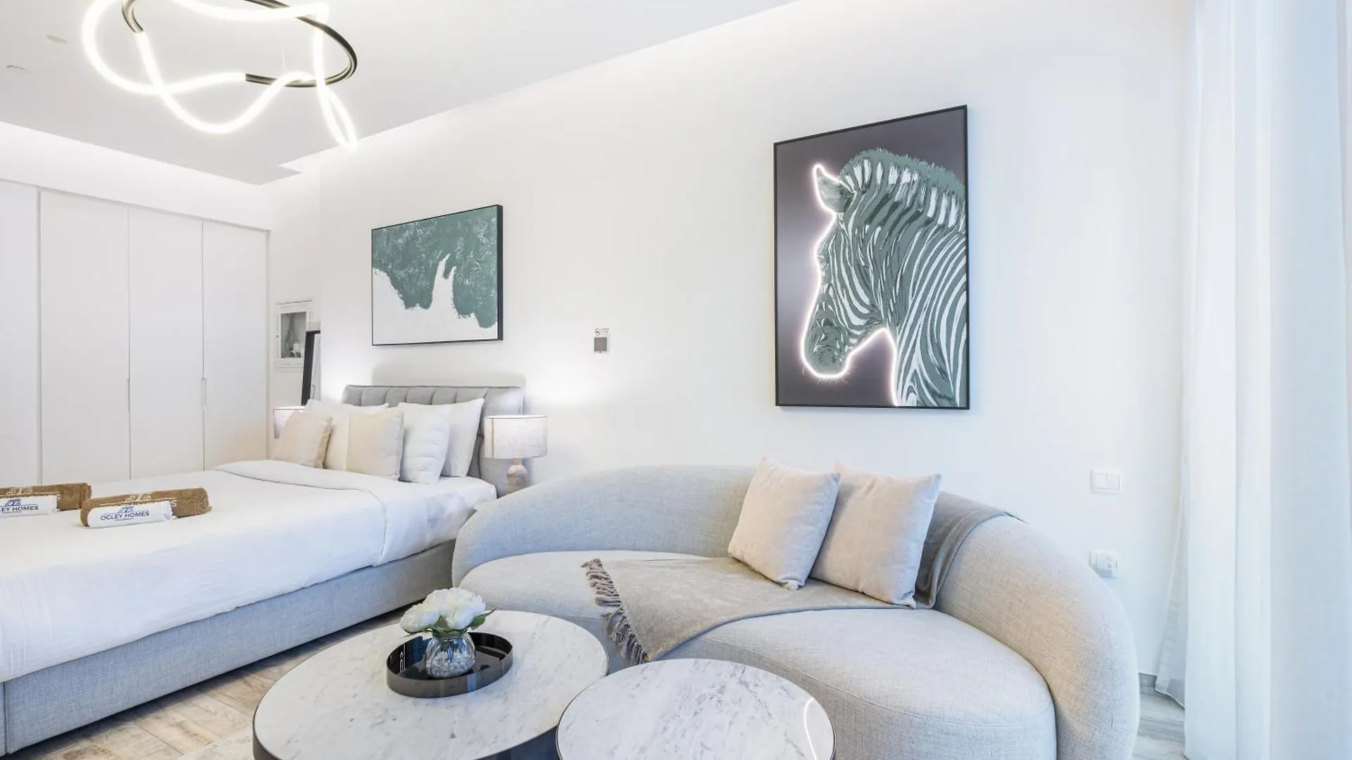 Exquisite Modern Home Minutes From Downtown Dubai 0*,