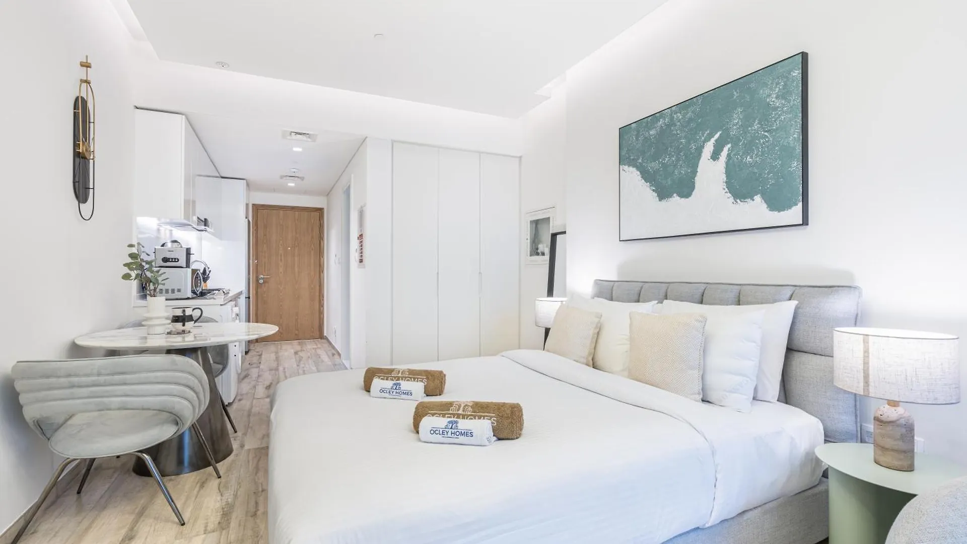 Exquisite Modern Home Minutes From Downtown Dubai