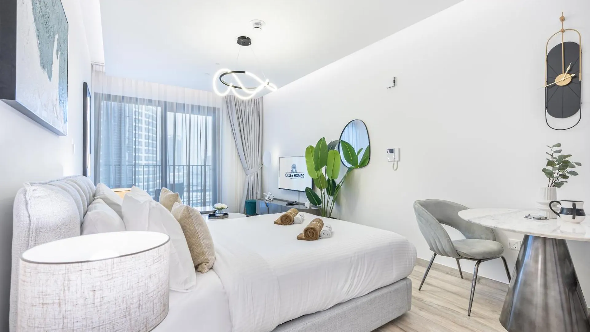 Exquisite Modern Home Minutes From Downtown Dubai contacts